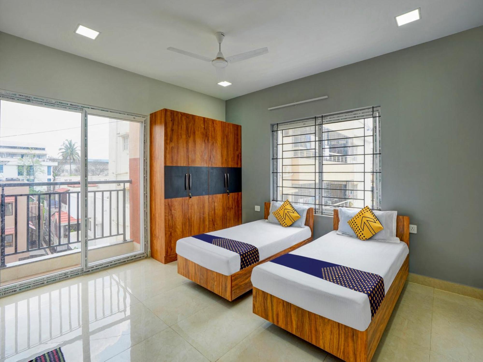 Spot On Helloworld Castle Prague Bangalore Exterior foto
