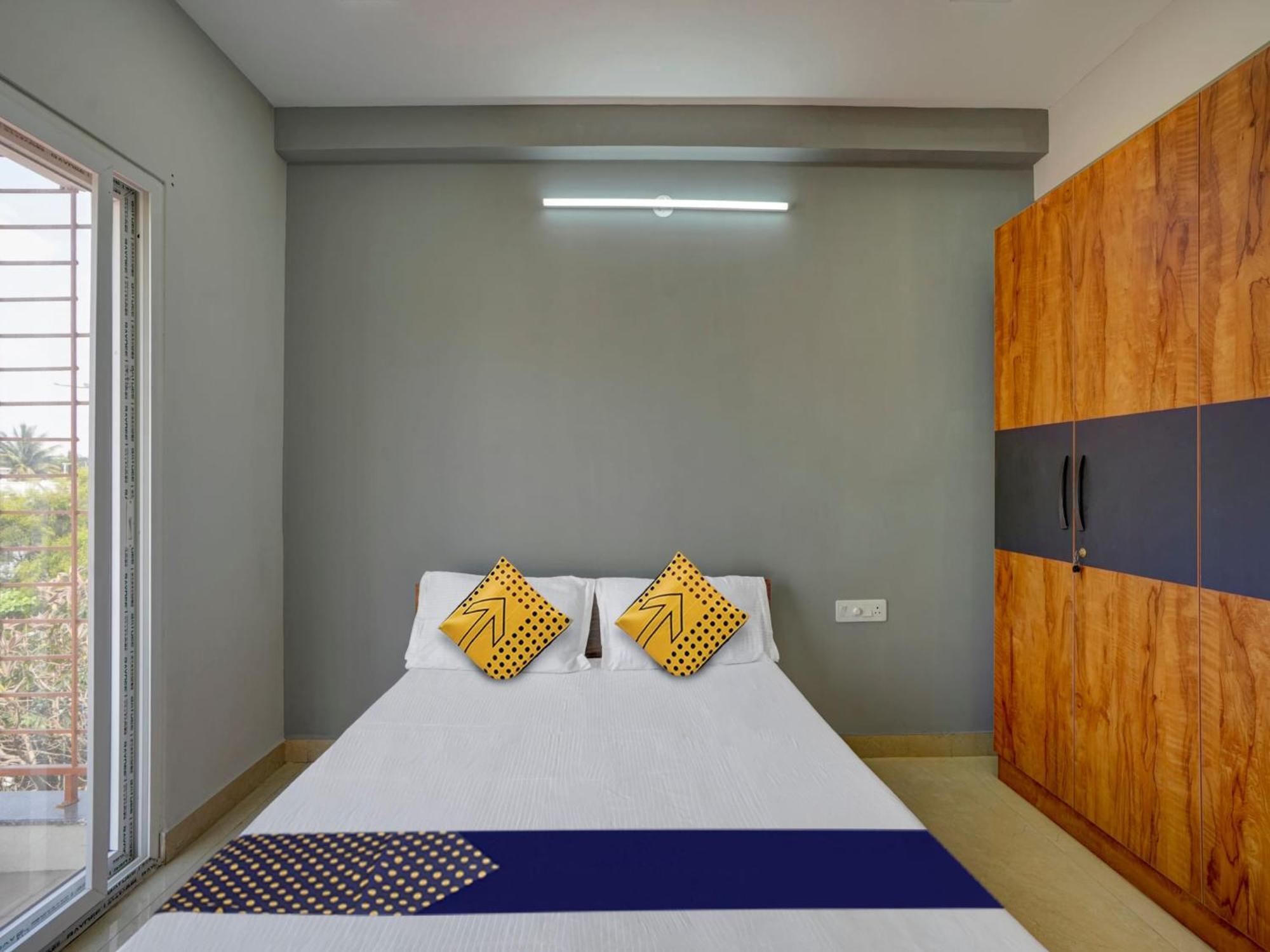 Spot On Helloworld Castle Prague Bangalore Exterior foto